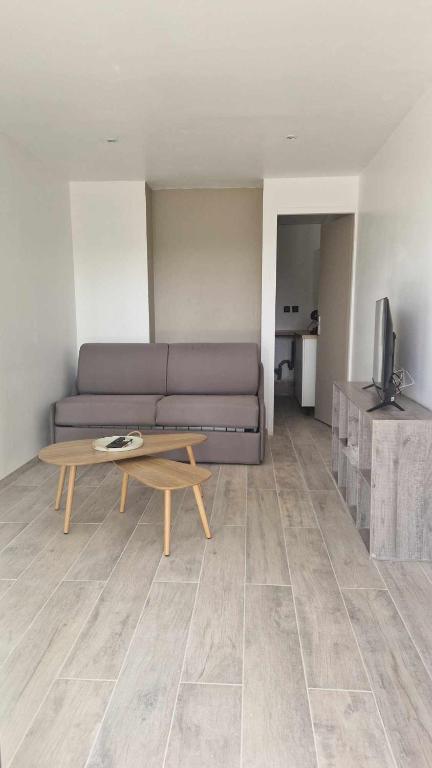 Appartement avec jaccuzzi privatif en RDC proche via rhona - B&B Charmes-sur-Rhône