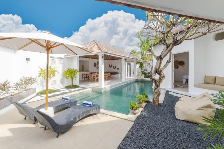 Villa Cocodrilos 2 by Pertama Stay - B&B Seminyak