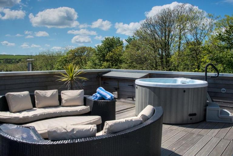 House 2 - B&B Looe