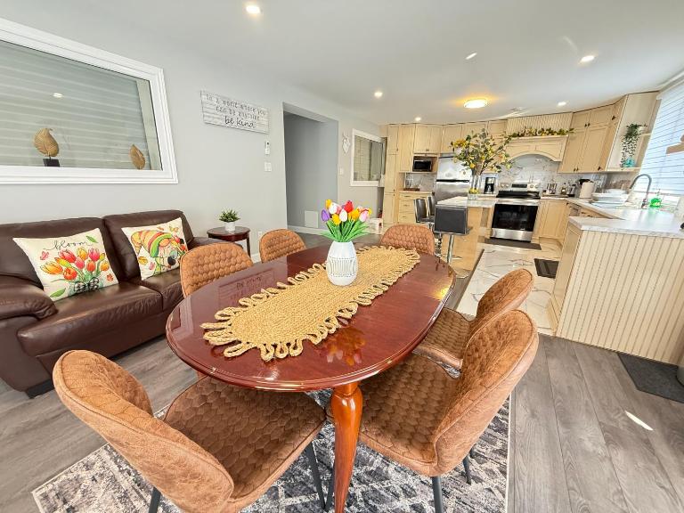 Feels like a Home ,Away from Home ! - B&B Montreal