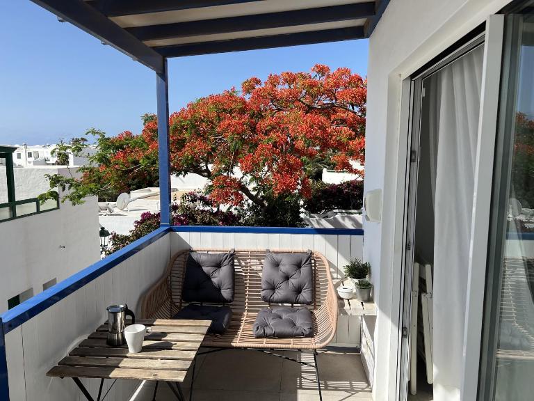Barraquito - Pool - 100M to Playa de Las Cucharas By Lanzarote Vacation Homes - Bed and Breakfast Costa Teguise