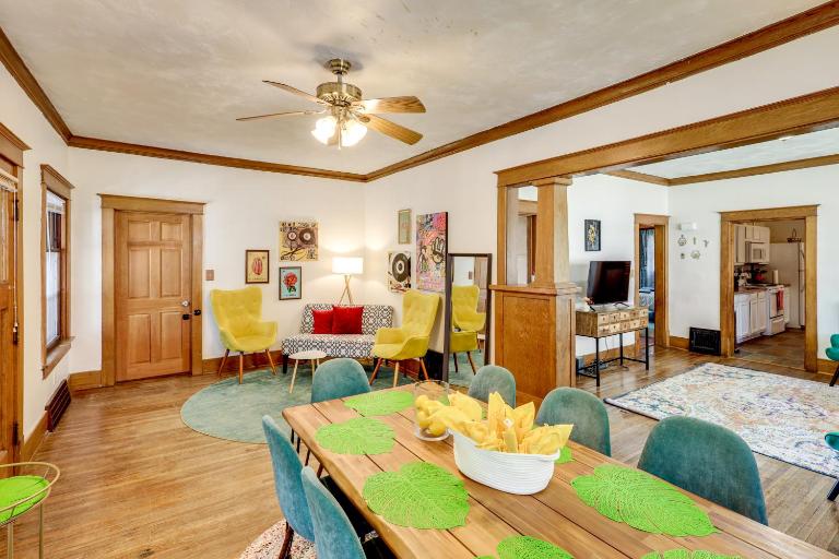 1 Mi to UNL: Group Getaway w/ Game Area - Bed and Breakfast Lincoln