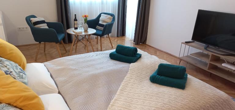 Panorámás modern lakás a történelmi belvárosban - B&B Debrecen
