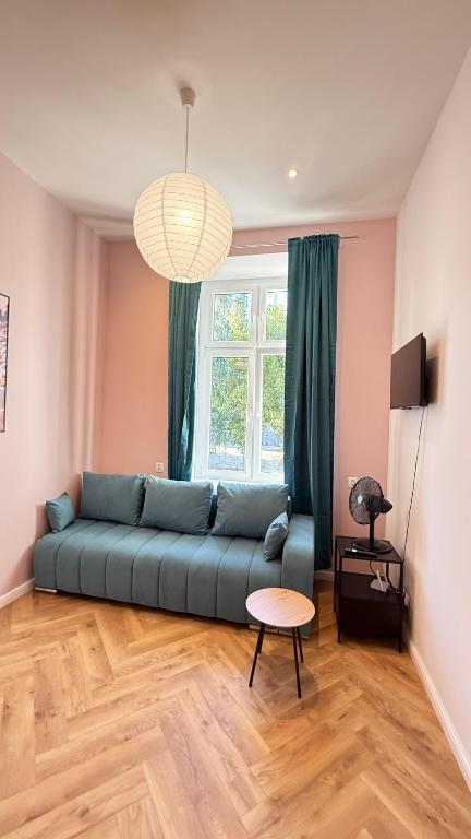 Tuwima Apart Pink by DreamAp - B&B Lodz