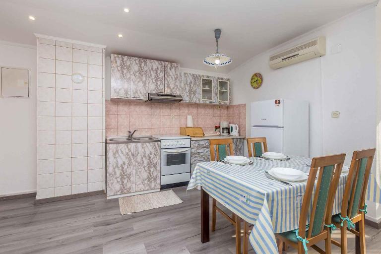 Apartment in Malinska - Insel Krk 41815 - Bed and Breakfast Malinska