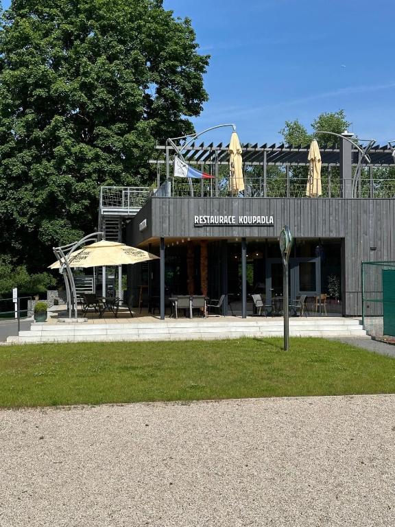 Čerčanská Koupadla - glampingové stany - B&B Čerčany