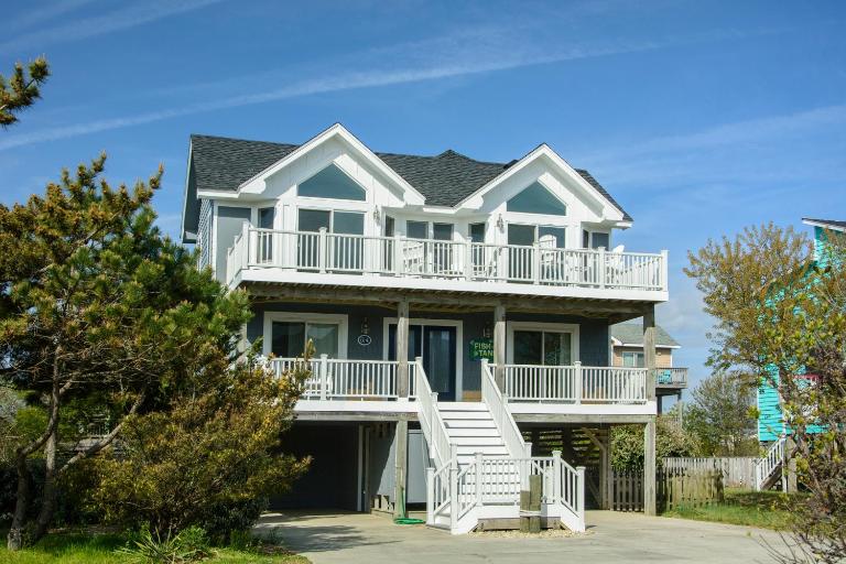 Fish Tank - B&B Corolla