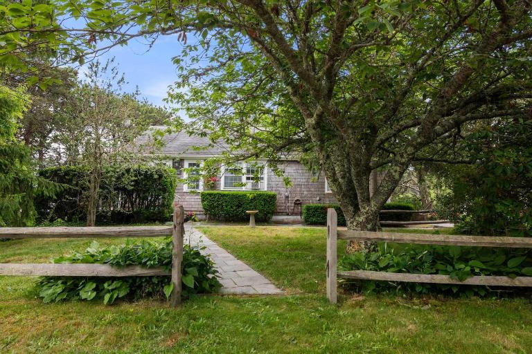 Cozy Cottage Walk to Nauset Beach - B&B Orleans