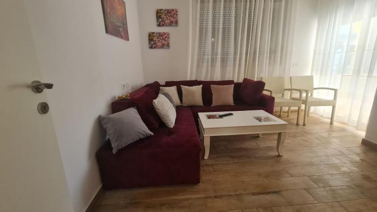 Neell Apartament - Ferienwohnung Golem