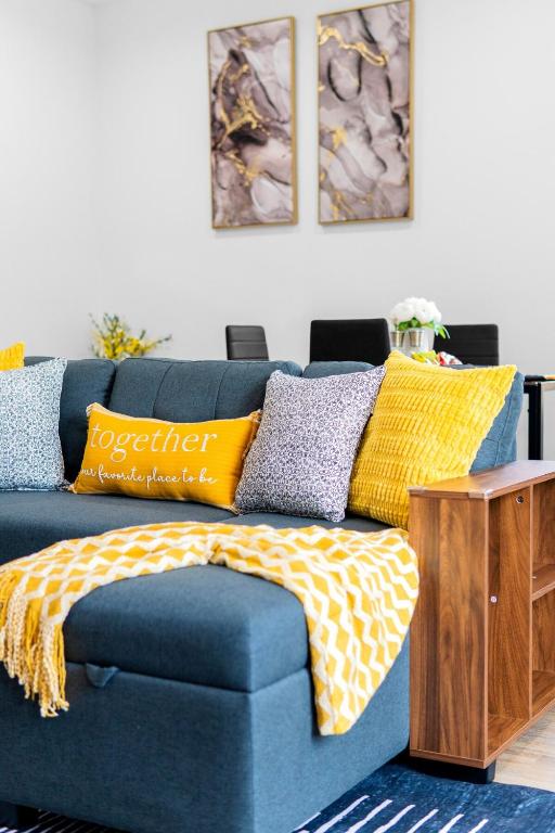 Cozy Modern 3BR Houston Townhome - B&B Houston
