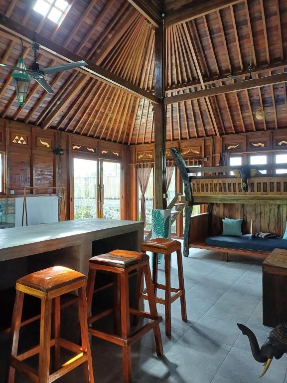 Villa Esa Bagus - Volcano view - big pool - B&B Tampaksiring