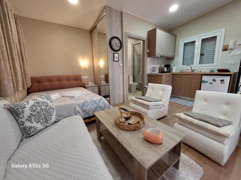 STUDIO 1 Irini - B&B Porto Germeno