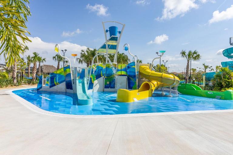 4Br Townhome W Pool & Resort Amenities Near Disney - B&B Kissimmee
