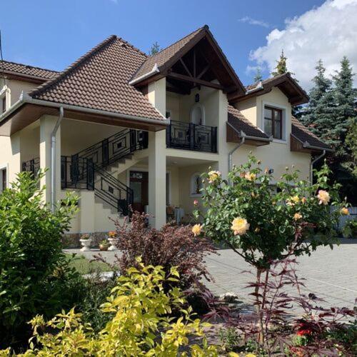 Bálint Villa Vendégház - B&B Miskolctapolca