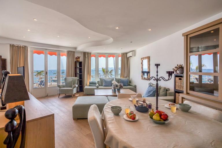 A16 Staywiz us - 2BDR Sea View - City Center - Parking & Terrace - B&B Antibes
