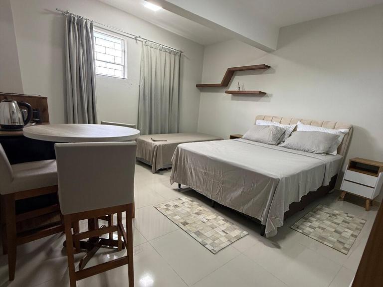 Aconchegante quarto privativo numa casa no centro - Bed and Breakfast Pomerode