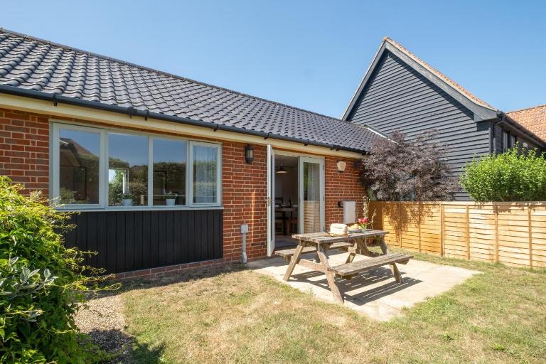 2 Hazelwood - 2 bedroom house near Aldeburgh & Snape Maltings - Aldeburgh Coastal Cottages - B&B Aldringham