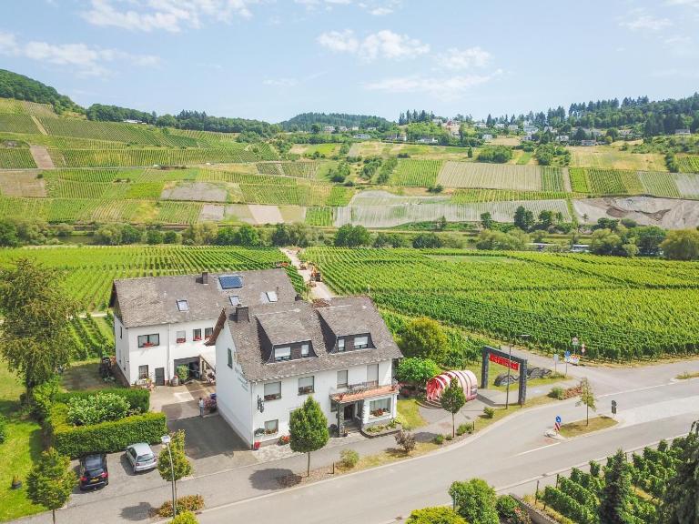 Weingut HermesLex - Bed and Breakfast Trittenheim