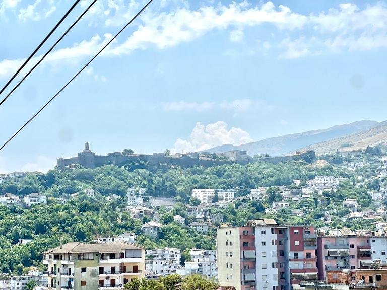 CityView Garden Retreat - Bed and Breakfast Gjirokastër