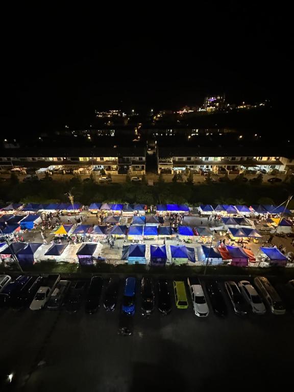 AYAAN MARIGOLD at Golden Hills Night Market View - B&B Brinchang