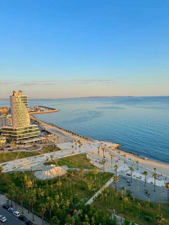 Sea & City Apartment Durrës - Chambres d'hôtes Durrës