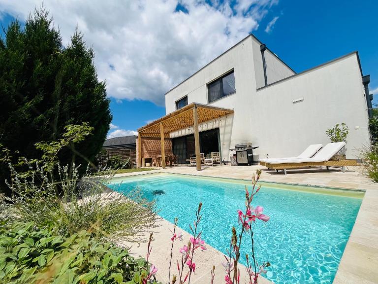 House in Pezinok with swimming pool, Bratislava - B&B Pezinok
