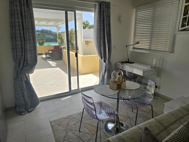 Bayview Designer Loft - B&B St. George's