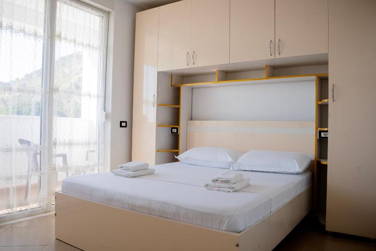 Liora Seaview Apartments - Chambres d'hôtes Shëngjin