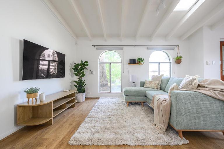 5 Beach Baby Bungalow & Parking - B&B Perth