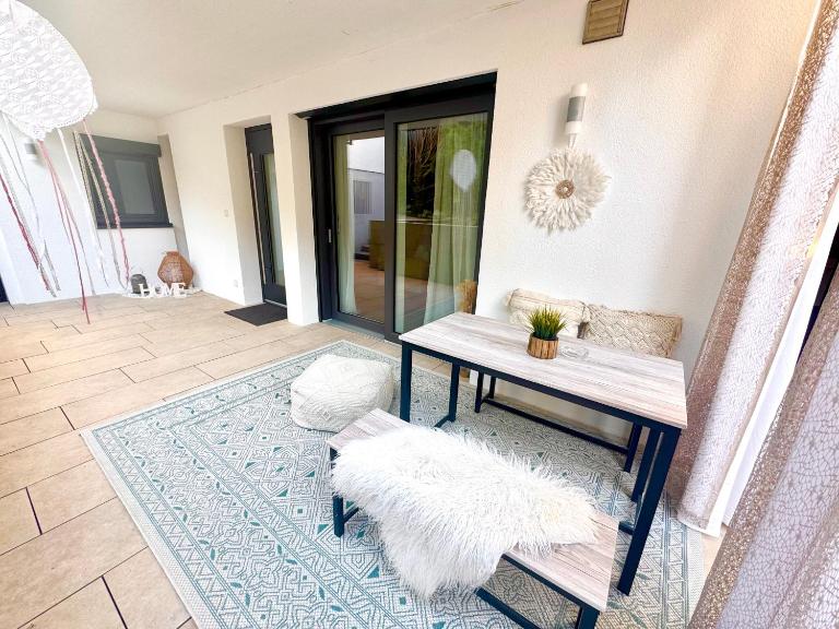 Scandi Apartment mit Terrasse und Parkplatz - B&B Karlsruhe