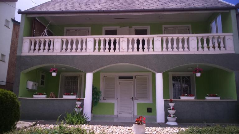 Viktória apartmanok - B&B Zalakaros