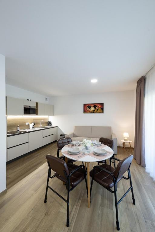 Villa Betty Apartments - Chambres d'hôtes Arco