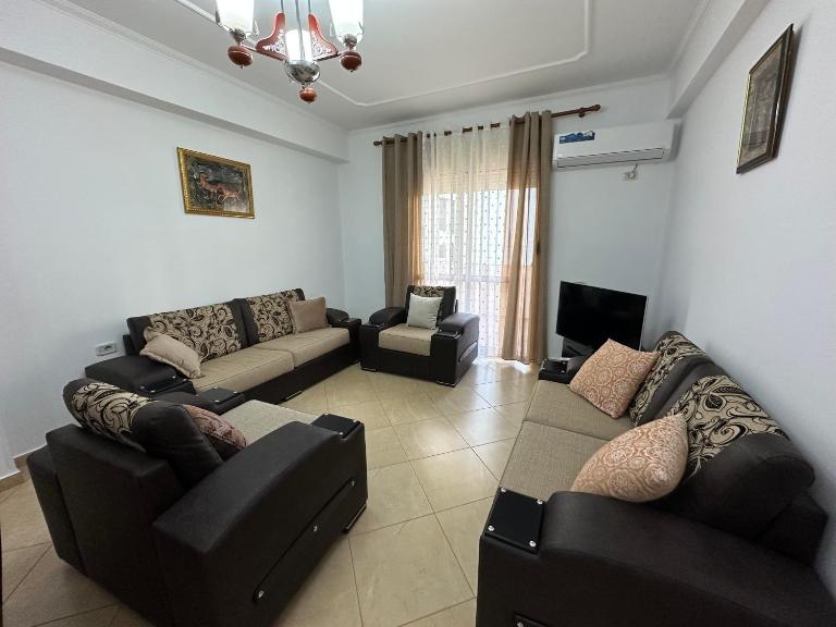 Marina Apartments - Bed and Breakfast Vlorë