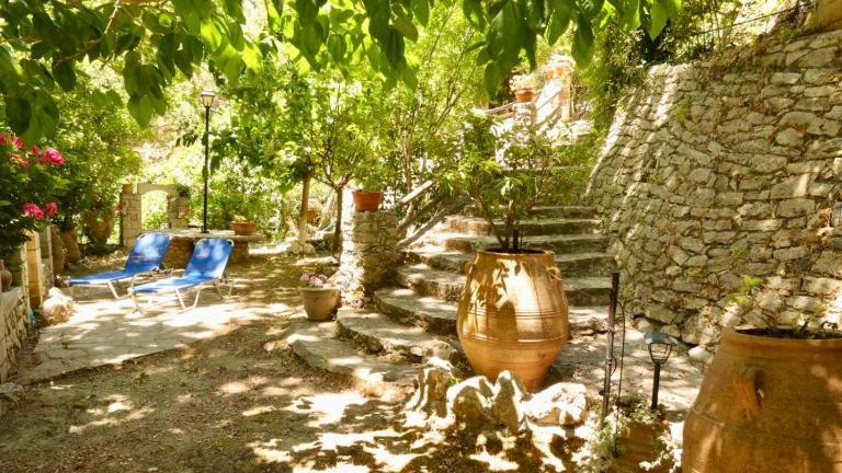 Angela's River Paradise Cottages - B&B Mixórrouma