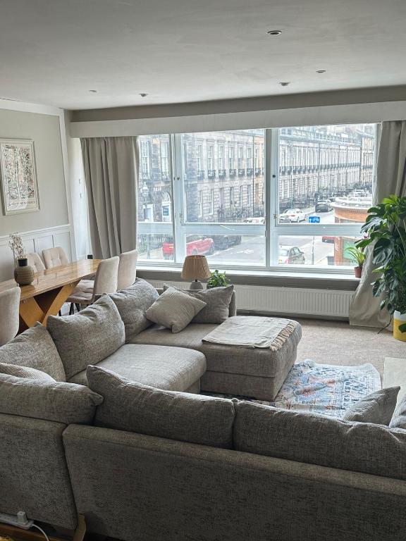 Duplex - City Centre 4-Bed Retreat - Chambres d'hôtes Édimbourg
