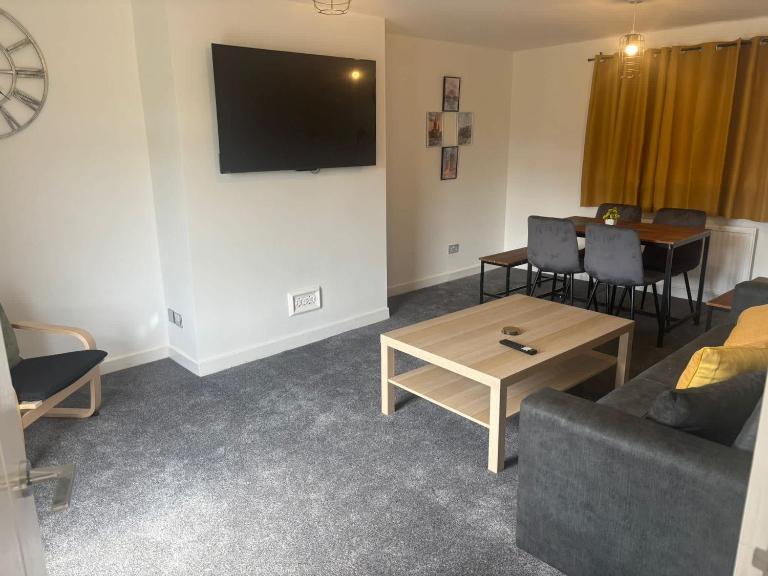 NEW - 3 Bedroom House in East Kilbride - B&B East Kilbride