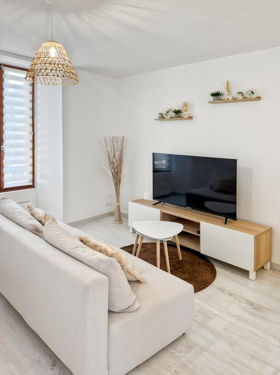 Appartement rénové, lumineux au centre de Vic - B&B Vic-sur-Cère