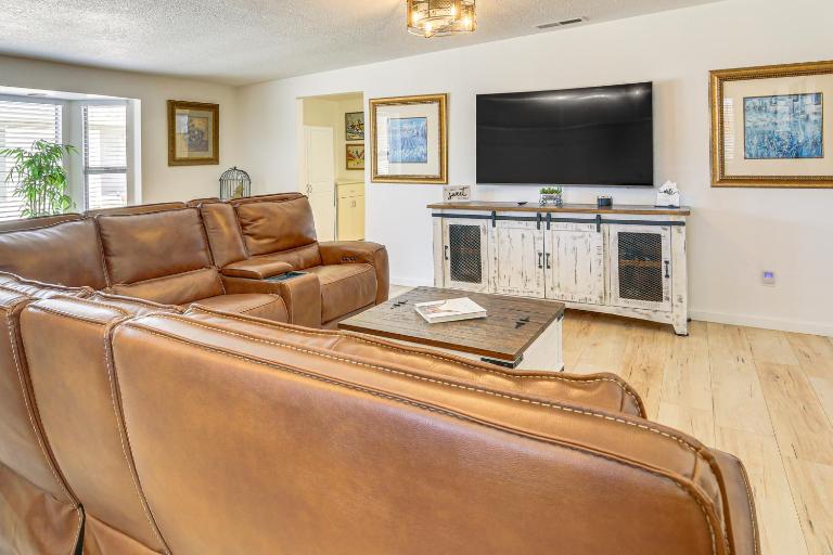 9 Mi to Joshua Tree NP: Yucca Valley Home w/ Pool - B&B Yucca Valley