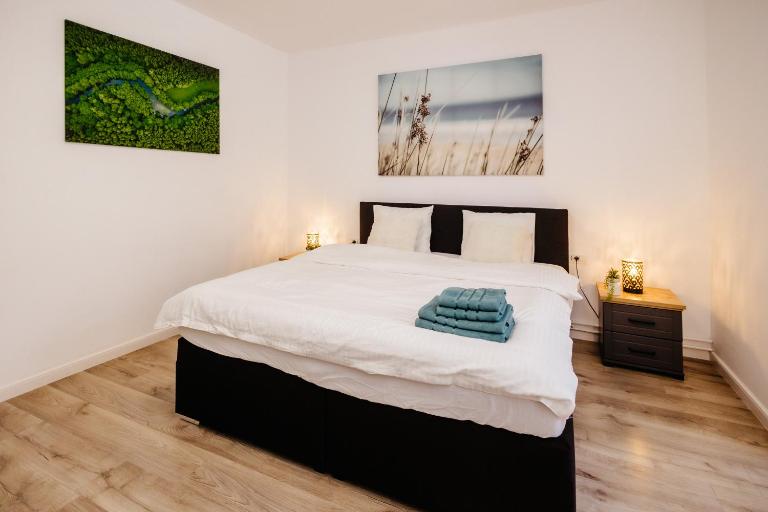 Downtown Escape - Refined & Bright, City Heart - B&B Arad