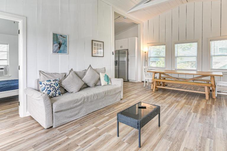 Walk to Beach & State Park: Texas Gulf Coast Home - Bed and Breakfast Galveston