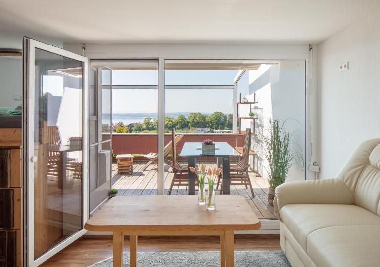 Apartment Lichterfunkeln für junge Paare mit Panorama-Seeblick - B&B Daisendorf
