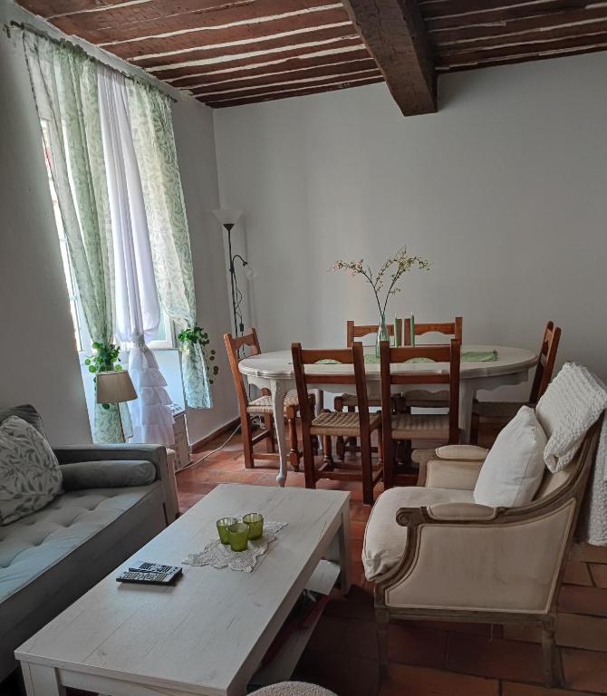 Charmant petit appartement provençal - Ferienwohnung La Garde-Freinet