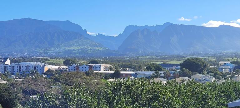 T3 panoramic en front de mer - B&B Saint-Pierre
