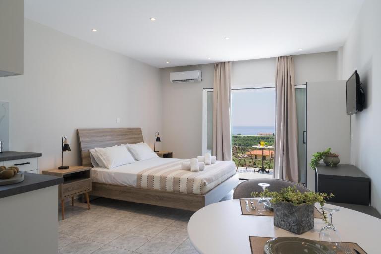 Captain's Apartments in Olive Grove 2 - B&B Mousáta