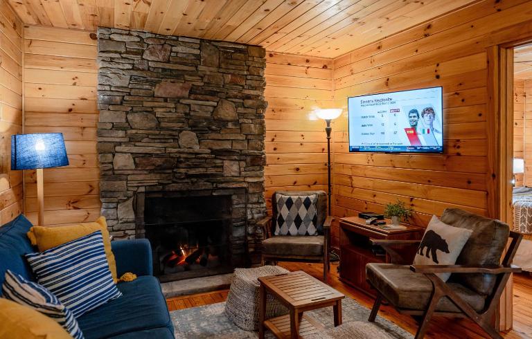 New Listing! Mountain cabin - Chambres d'hôtes Bryson City