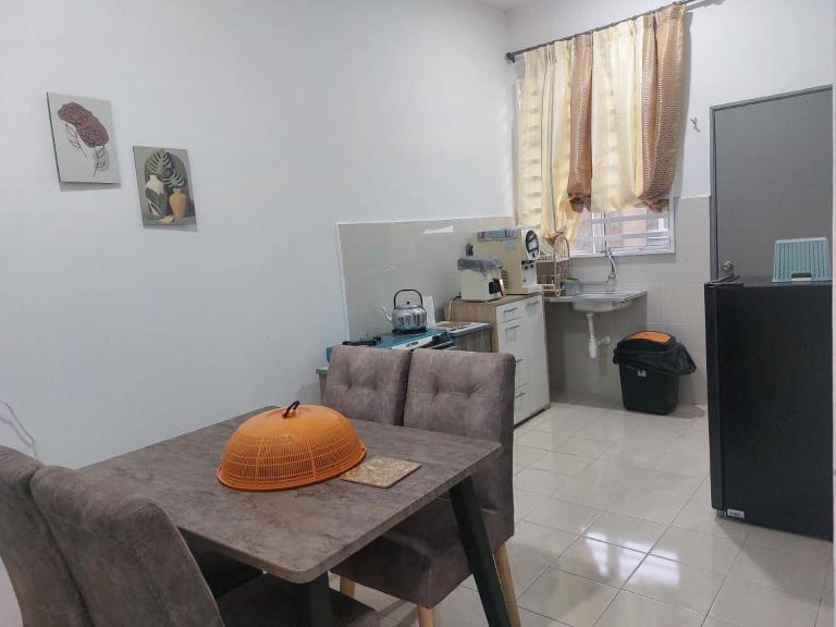 Amanvilla Homestay - B&B Kuala Rompin