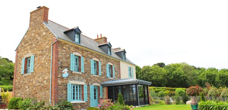 Chambres d'hôtes face à Bréhat, Maison des îles - B&B Ploubazlanec