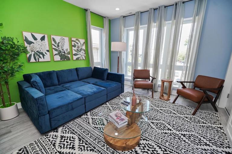 Family-Friendly 3BR Retreat Near Medical District, University of Illinois Chicago & West Loop - B&B Chicago
