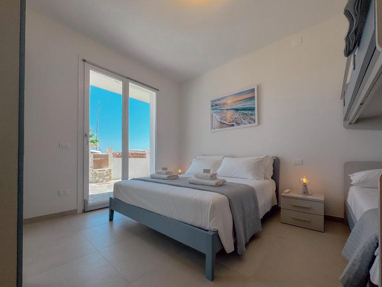 Beachfront with AC & Private Parking by Host Hero - Ferienwohnung Civitanova Marche