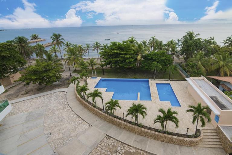 Magico Apartamento Frente al Mar 3 Habitaciones MSC64 - B&B Coveñas
